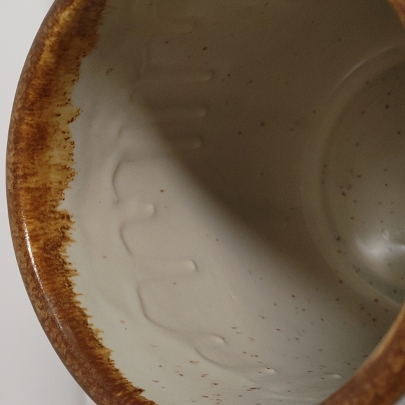 Small McCoy Lidded Ceramic Canister - Picture 5 of 10